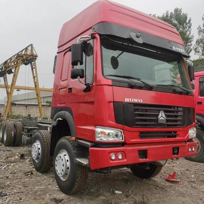 11.6mX2.55mX3.96m Haowo Gebruikte commerciële bestelwagen met banden en 400-600L brandstoftankcapaciteit