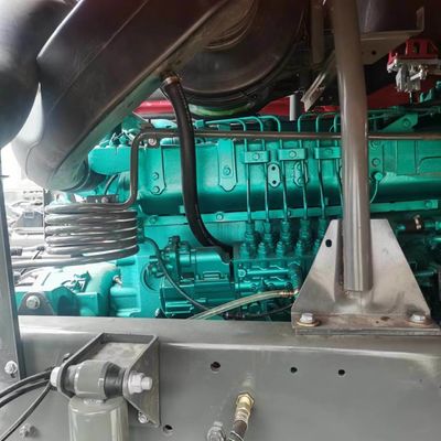 11.6mX2.55mX3.96m Haowo Gebruikte commerciële bestelwagen met banden en 400-600L brandstoftankcapaciteit