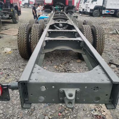 11.6mX2.55mX3.96m Haowo Gebruikte commerciële bestelwagen met banden en 400-600L brandstoftankcapaciteit