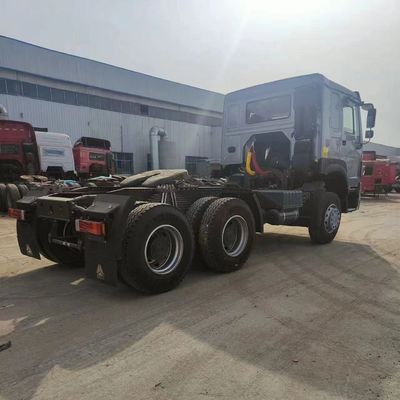 400L brandstoftank Sinotruck Traktor Truck HOWO voor het efficiënt slepen van zware ladingen