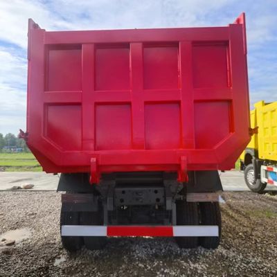 Sinotruk zware dumptruck met een laadvermogen van 30 ton en banden 6×4 aandrijflijn
