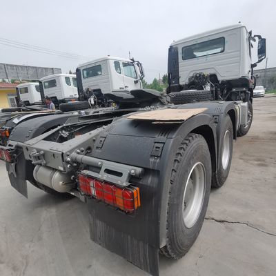 6×4 aandrijflijn Sinotruk zware trekker met air suspension stoel en 600L brandstoftank