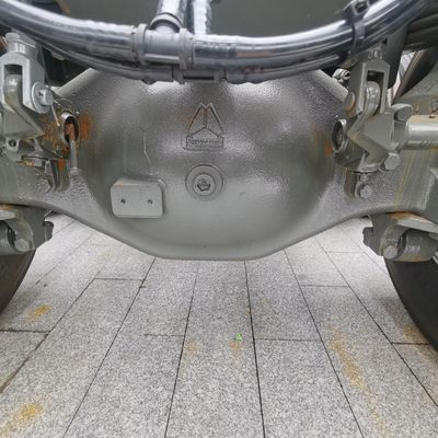 Diesel-tractortruck met luchtophangingstoel met een brandstoftank van 400 liter en een laadvermogen van 31-40 t