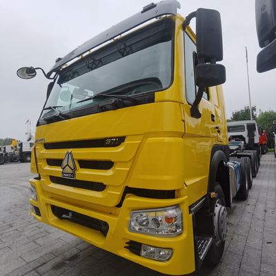 ECE-gecertificeerde 6X4 zware tractor met 1000L brandstoftank en stuurstoel met luchtvering