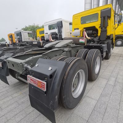 ECE-gecertificeerde 6X4 zware tractor met 1000L brandstoftank en stuurstoel met luchtvering