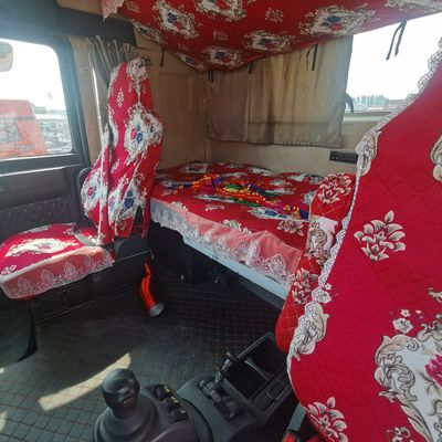 Aangepaste 480 pk zware vrachtwagen met buisloze banden en luchtophanging