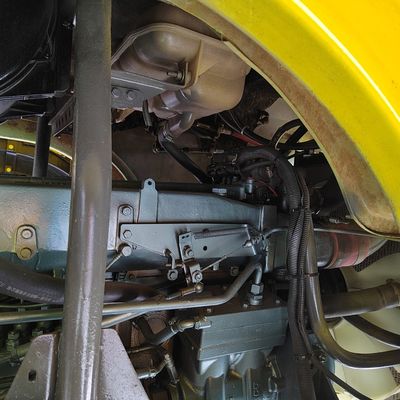 6X4 Sinotruk HOWO N7 dumptruck met dieselmotor met een capaciteit&gt; 8L en hydraulische vrachtbus