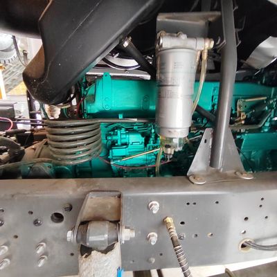 6X4 Sinotruk HOWO N7 dumptruck met dieselmotor met een capaciteit&gt; 8L en hydraulische vrachtbus