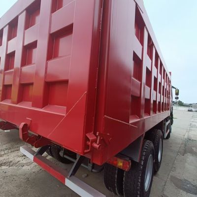 Sinotruck Hovo 6X4 LHD Dump Truck met hydraulisch kracht-ondersteund stuursysteem gemaakt