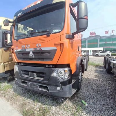 Gepersonaliseerd Pakket Grootte Gebruikte Sinotruk HOWO 6X4 Traktor Truck met 1000L brandstoftank