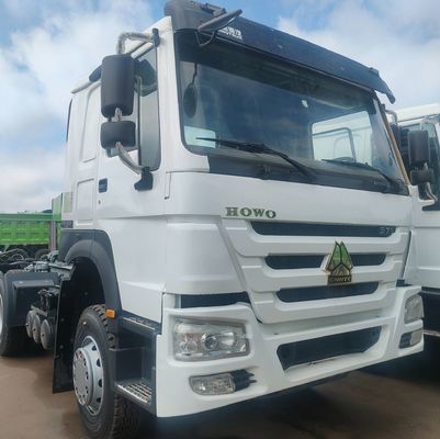 Zware voertuigen HOWO Transporttractor Vrachtwagen met ≤5 zitplaatsen bandencertificering ISO