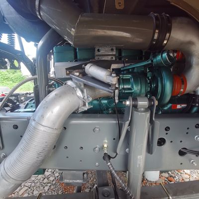 400L capaciteit handgestuurde brandstoftank HOWO Trekkerswagen met luchtophangstoel