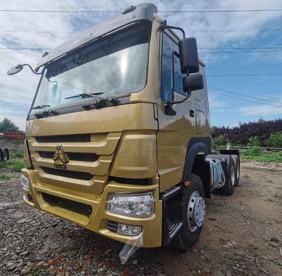 Op maat gemaakte aanvraag Carbon Steel Cargo Box HOWO Tractor Truck met 1000L brandstoftank