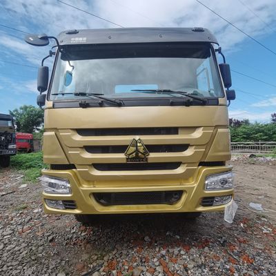 Op maat gemaakte aanvraag Carbon Steel Cargo Box HOWO Tractor Truck met 1000L brandstoftank