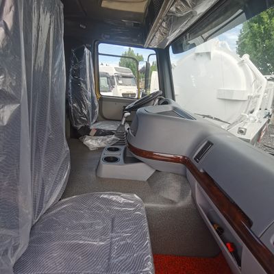 8800.000kg Pakket Bruto Gewicht Economisch trekker voor het trekken van een halve aanhangwagen