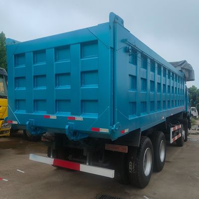 Transport zware vrachtwagen HOWO 8X4 dumptruck met dieselmotor en koolstofstaal vrachtdoos