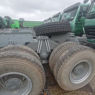 Wegvoertuig met banden Wegvoorwaarden Wegvoorwaarden en voorgebruikte staat 400-600L brandstoftank