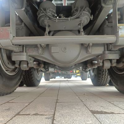 Sinotruk chassis tweedehands dumptruck met 371 pk motor en cabine met airconditioner