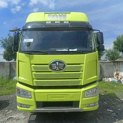 ZZ4257N3247E1H 6.8x2.5x3.8m FAW Jiefang J6p420HP Diesel 6X4 Tractor Transportvoertuig
