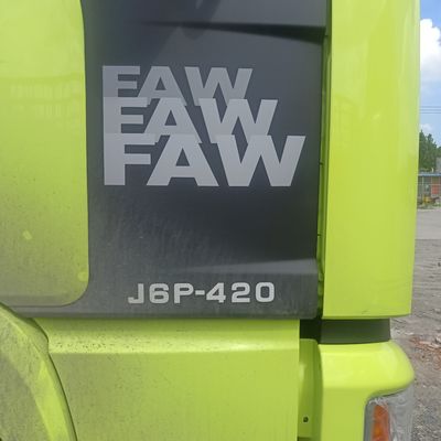 Gebruikte zware dieseltruck J6p420HP voor het trekken van een halve aanhangwagen met een laadvermogen van 31-40 t