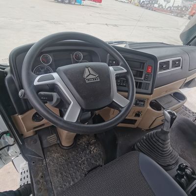 Sinotruck-aanhangwagen met materiaal van een vrachtdoos van koolstofstaal en een stoel met luchtophanging