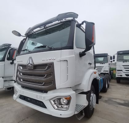 Bandenontwerp buisloze 400 pk dumptruck met Shacman voertuigonderdelen en 600 l brandstoftank