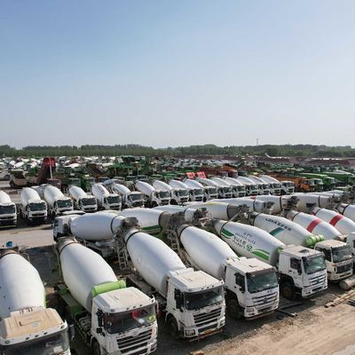 2m3 8m3 12m3 4X2 /6X4/8X4 mobiele tanktruck HOWO handmatige dieseltruck gemonteerd mengtransport met CCC CE