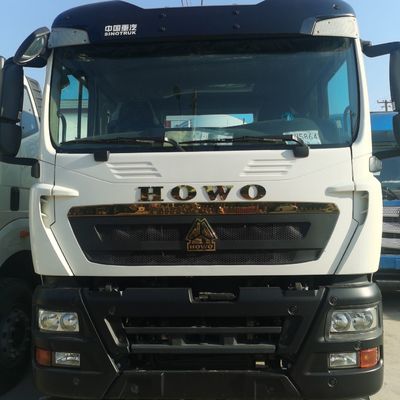 Volledige betaling Sinotruk Chassis Betonmixer Truck met hydraulisch stuurondersteunend systeem