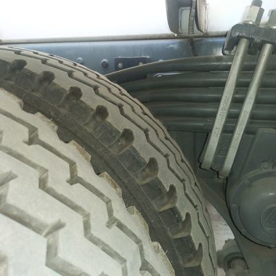 Volledige betaling Sinotruk Chassis Betonmixer Truck met hydraulisch stuurondersteunend systeem