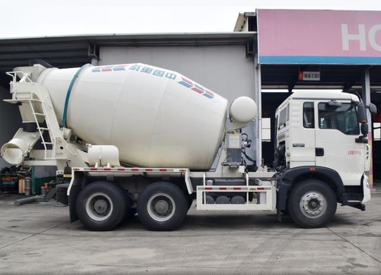 Euro 3 Hydraulische stuurbekrachtiging Betonmixer Truck met aangepaste kleur door Sinotruk
