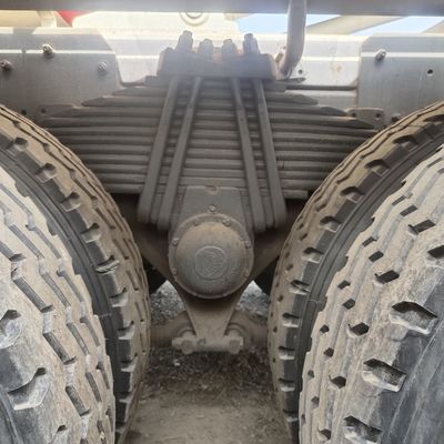 Zware cementmengtruck met maximaal paardenkracht 300-400 pk