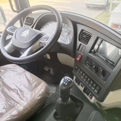 Zware Steyr betonmengtruck met hydraulisch stuur en krachtassistentie