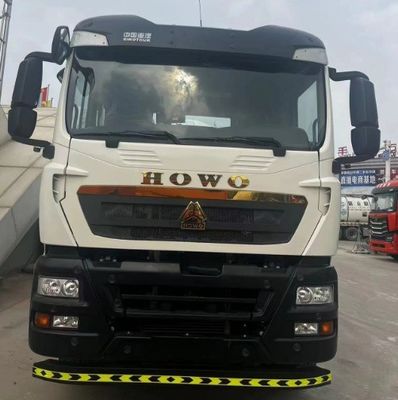 Chassis voor Sinotruk Hydraulisch stuurbetonmenger gebruikt voor toepassingen met een nuttige lading van 30 ton