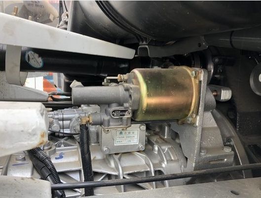 Dieseltruck gemonteerd mengtransport 2m3 8m3 12m3 4X2 /6X4/8X4 mobiele tanktruck HOWO handleiding