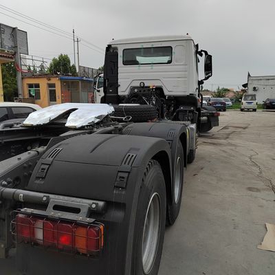 Verkoop HOWO 371HP 6X4 Traktortrucks Gebruikte vrachtvervoertrucks Handgeschakelde transmissie