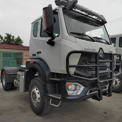 Tweedehands Sinotruk-tractortruck met koolstofstaal vrachtdoos in goede staat