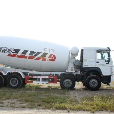 8x4 aandrijflijn Sinotruk Chassis Cement Mixer met hydraulisch stuur en power assist