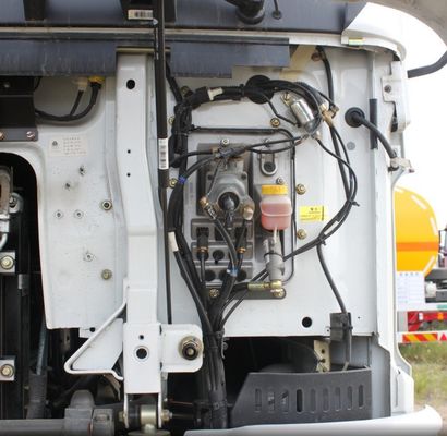 8x4 aandrijflijn Sinotruk Chassis Cement Mixer met hydraulisch stuur en power assist