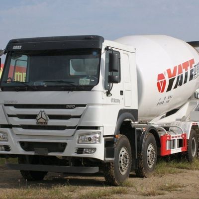 Sinotruk cementmixervoertuig met banden en hydraulisch stuursysteem