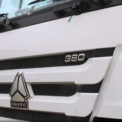 Sinotruk cementmixervoertuig met banden en hydraulisch stuursysteem