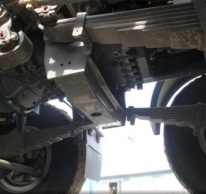 Sinotruk cementmixervoertuig met banden en hydraulisch stuursysteem