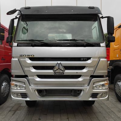 Hydraulisch stuur en Sinotruk chassisontwerp 6x4 trekkertruck voor industrieel vervoer