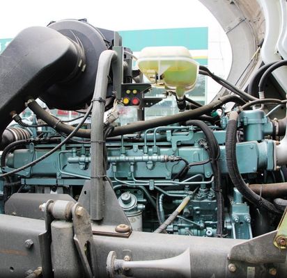 Gepersonaliseerd Sinotruk Chassis Hydraulisch stuur Zwaar werk Betonmixer Truck met banden