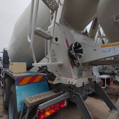 Sinotruck HOWO 6X4 8X4 Gebruikte cementmixer 5% korting met koolstofstaal vrachtdoos materiaal