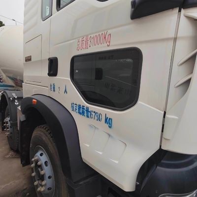 6X4 Nx 8m3 Sinotruk zware constructiebetonmengtruck met 8 verplaatsingen