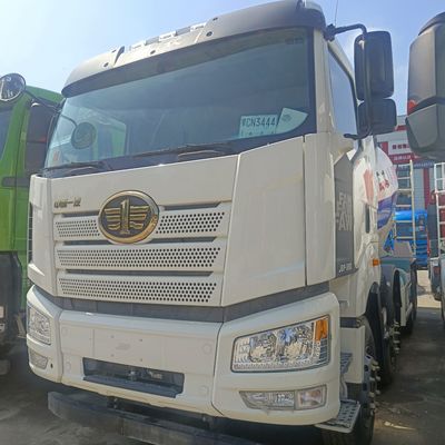 Banden 8x4 aandrijvingsmodus Hoogwaardige tweedehands betonmengtrucks voor de bouw