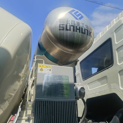 Gebruikte betonmengtruck met koolstofstaal vrachtruck en cabine met airconditioner