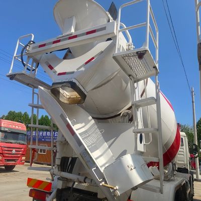 Brandstof Maximaal paardenvermogen 300-400 pk Diesel cementmengtruck voor bouwwerkzaamheden