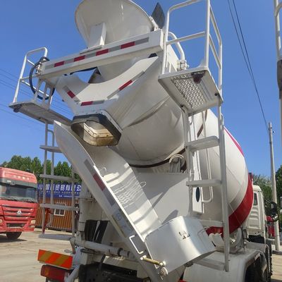 Industriële mengtruck met hydraulisch stuursysteem en 8 verplaatsingen voor het mengen