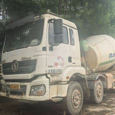 Sinotruk Betonmixer Truck Hydraulisch stuur Diesel 12m sup3 met CE-certificering